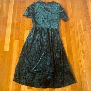 green velvet knee length dress. size small 4-6